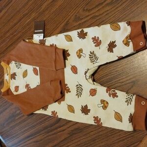 Walmart Thanksgiving leaves romper onesie size 12M. NWT